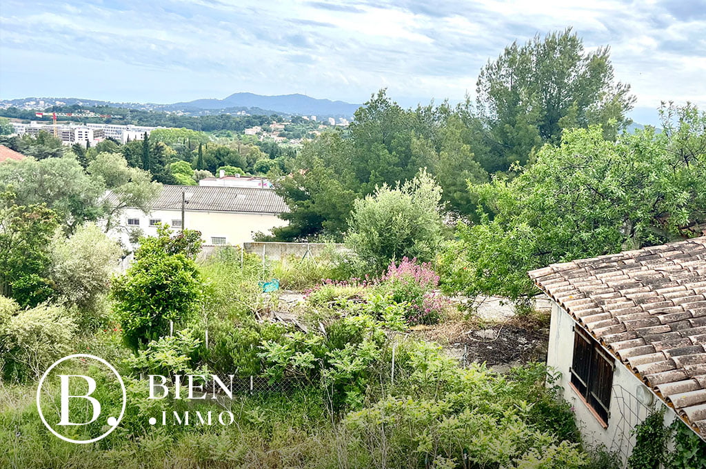 terrain-ollioules